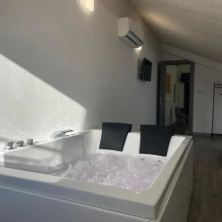 Liliana Hotel