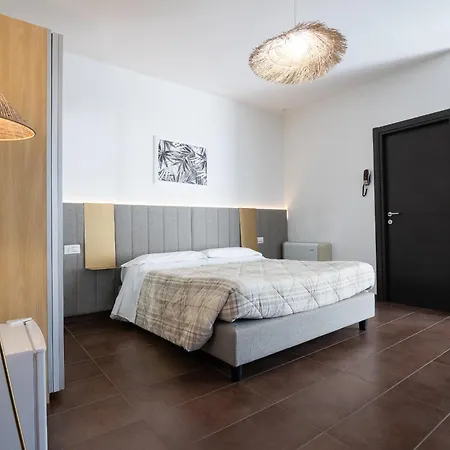 Liliana Hotel 3*