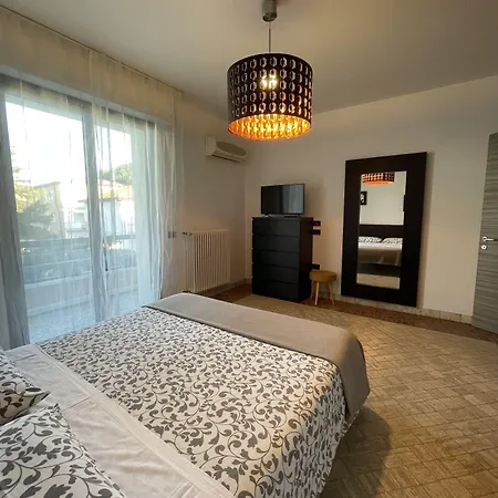 Liliana Hotel 3*