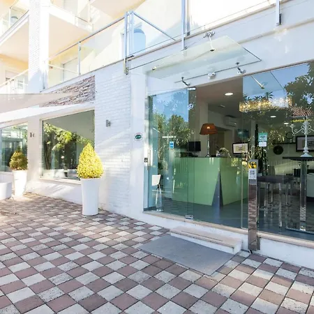 Liliana Hotel
